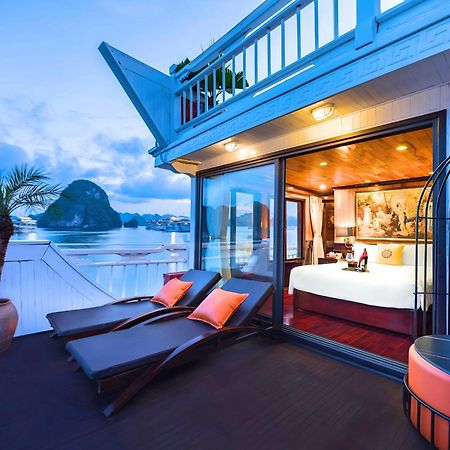 Hera Boutique Cruise Ha Long Bay Hotel Exterior photo