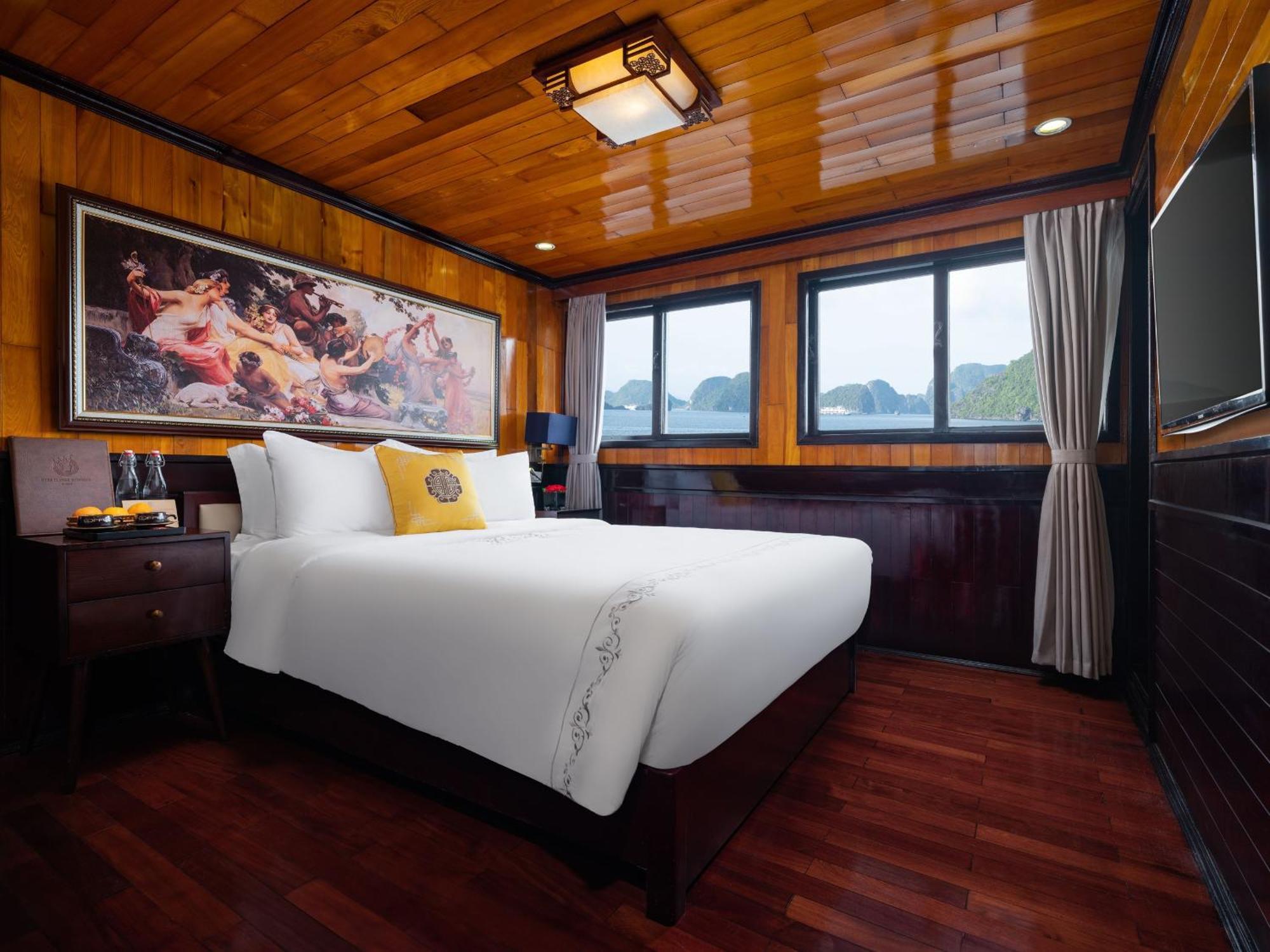 Hera Boutique Cruise Ha Long Bay Hotel Exterior photo