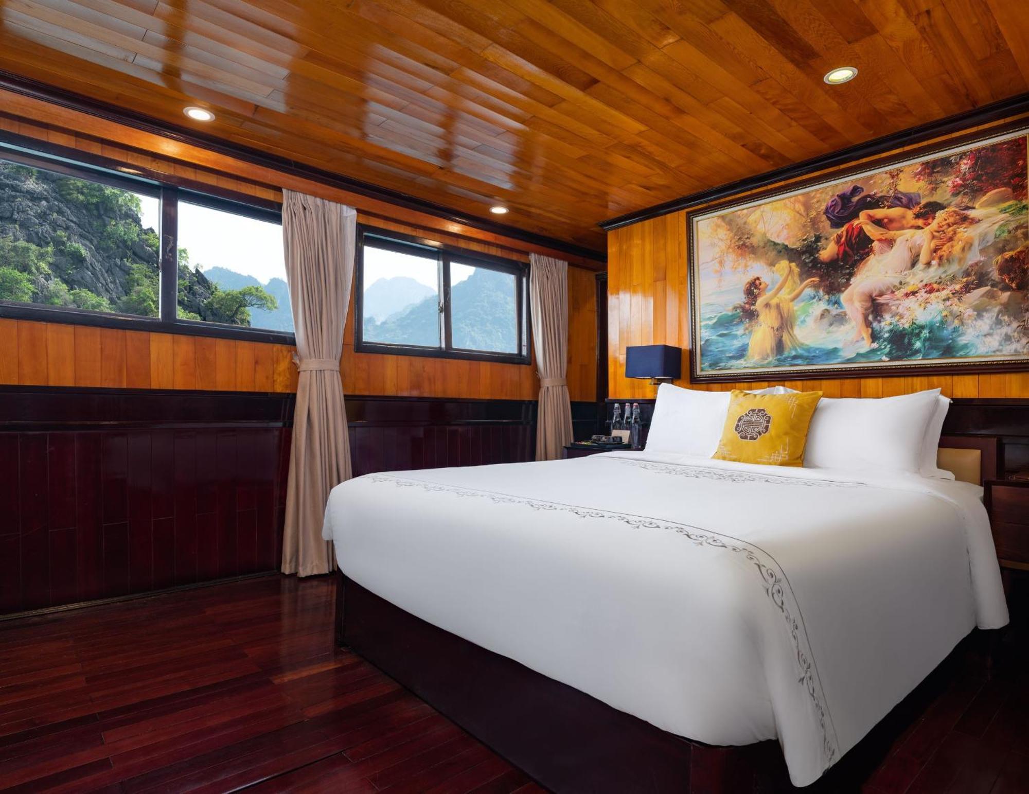 Hera Boutique Cruise Ha Long Bay Hotel Exterior photo